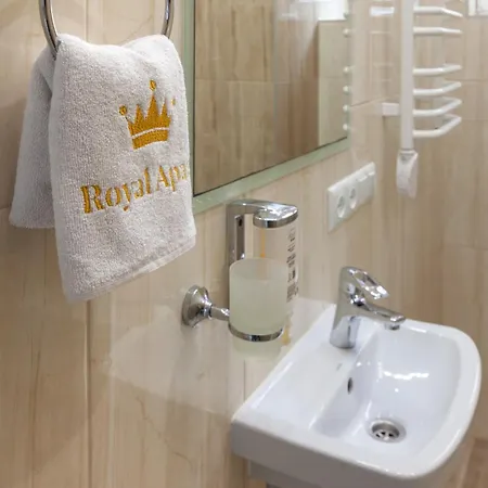 Royal On Franka 28